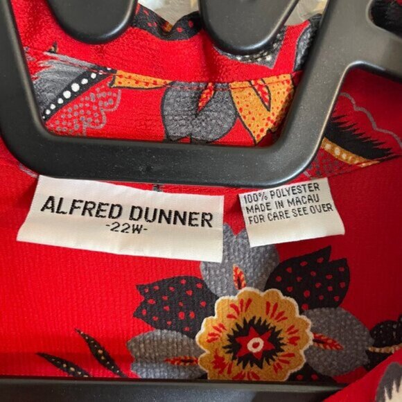 Alfred Dunner Women's Vintage Hawaain Floral Red Collard Blouse Size 22W - Picture 5 of 5
